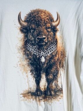 KEEP IT GYSPY  Buffalo with rhinestone necklace Tee SZ M